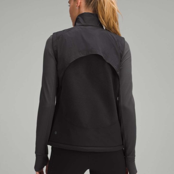 🆕WT! Lululemon Fleece-Lined Running Vest in Black • Woman’s Size 6 - Picture 2 of 10